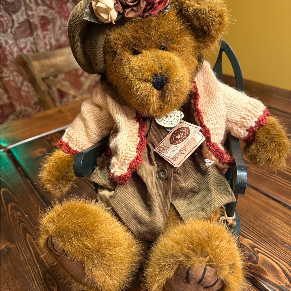 Boyds Bears- Olive T. Leafowitz- 2002 with rocking chair